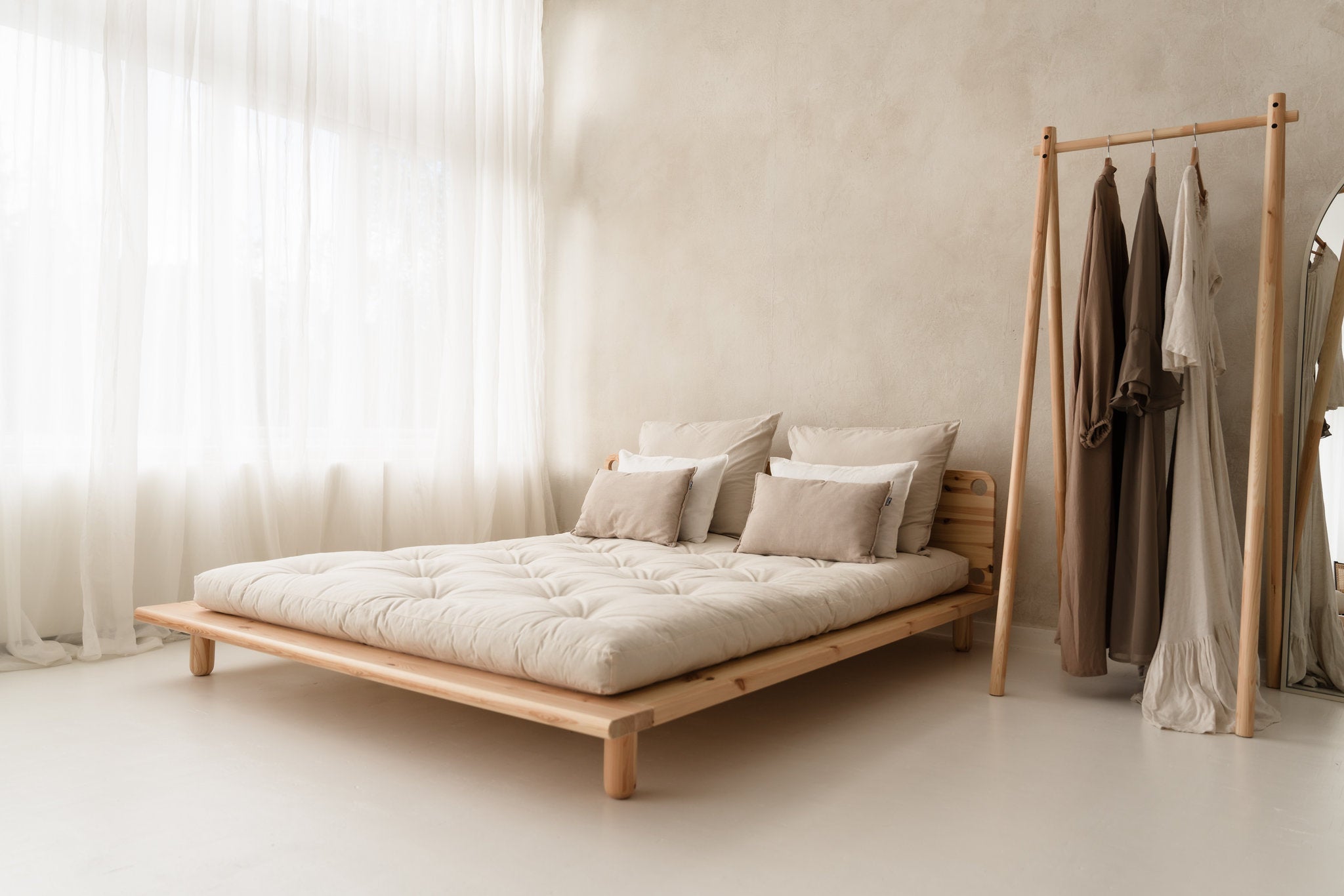japanese bed by Karup Design. Ιαπωνικό κρεβάτι πλατφόρμα μασίφ