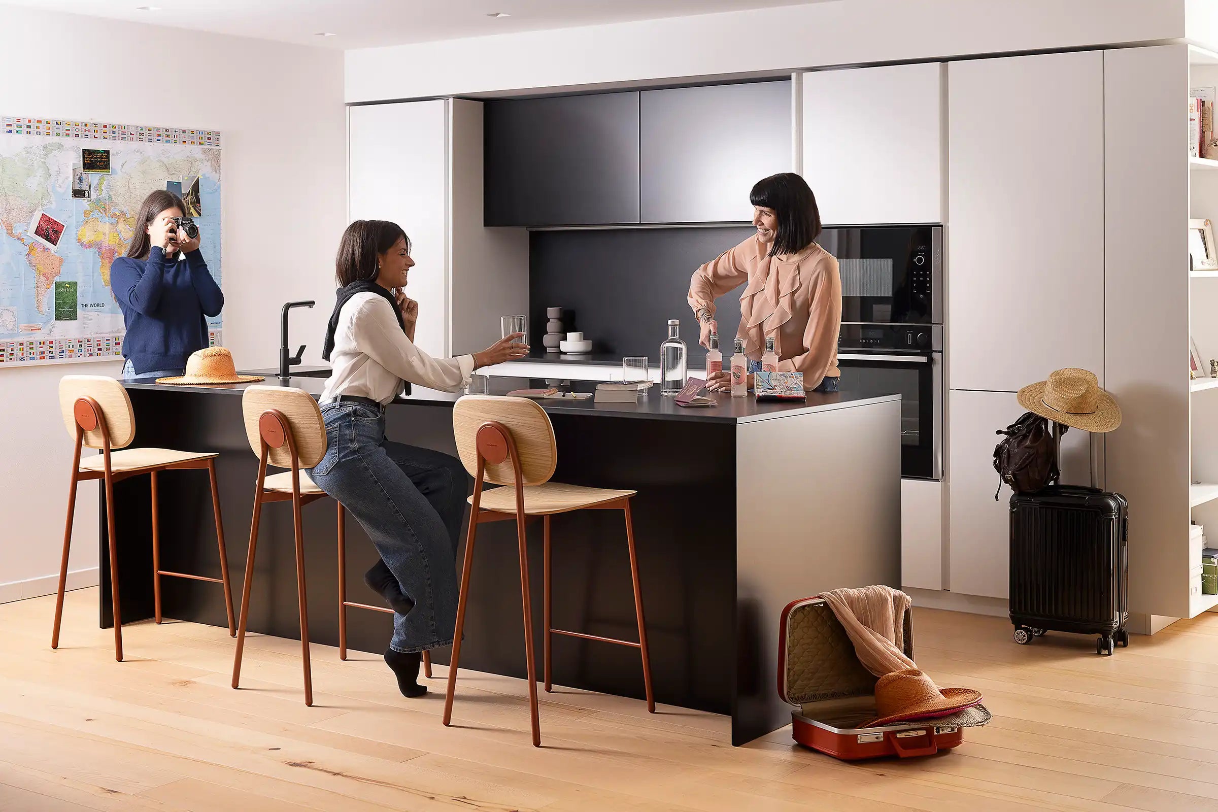 Σκαμπό κουζίνας-πάγκου / Bar