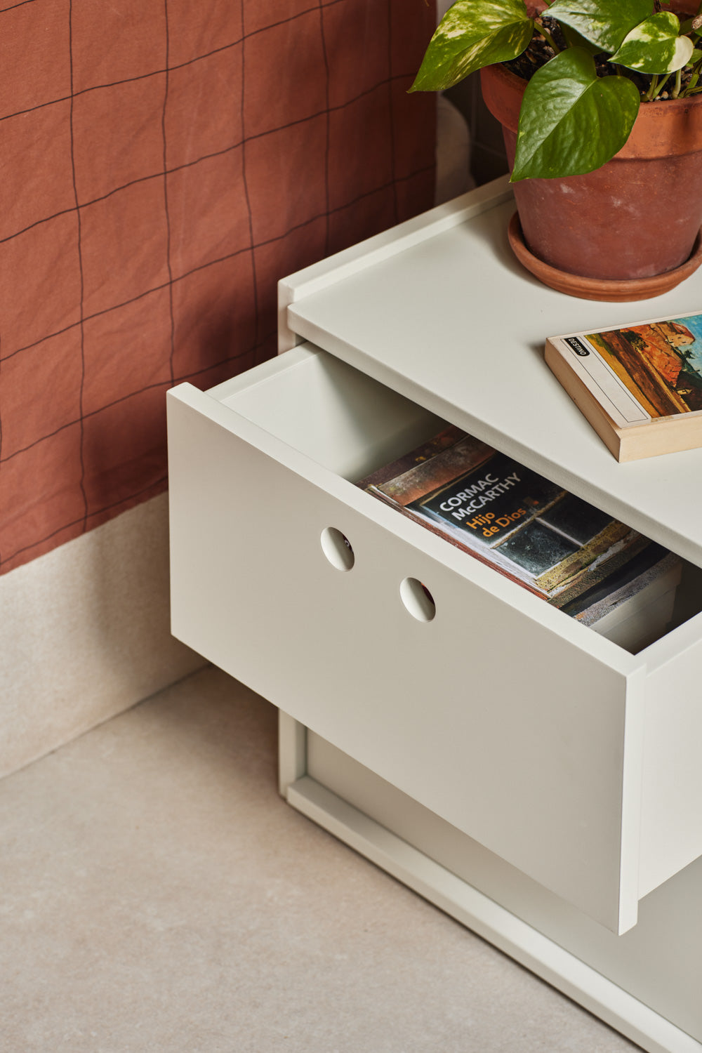 Wally / Κομοδίνο Teulat Design