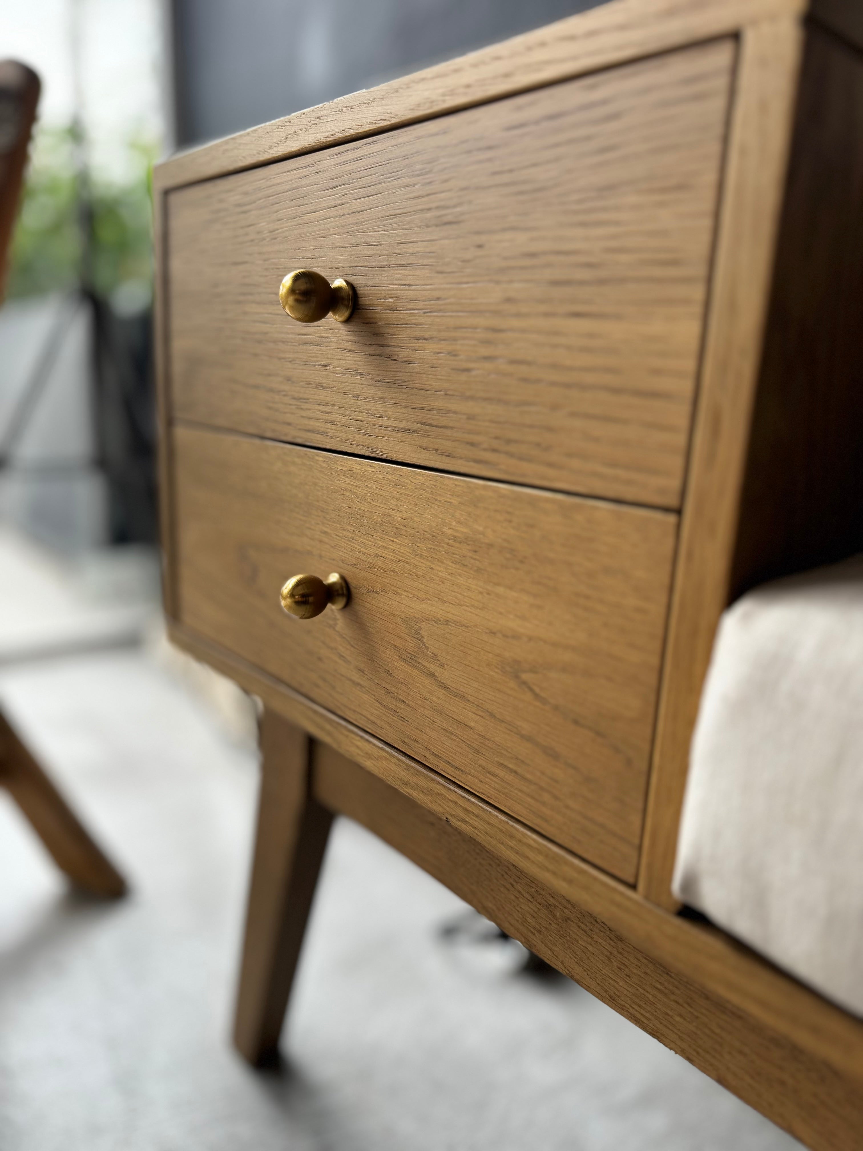 ΕΠΙΠΛΟ ΕΙΣΟΔΟΥ ΜΕ ΚΑΘΙΣΜΑ ΚΑΙ  ΣΥΡΤΑΡΙΑ