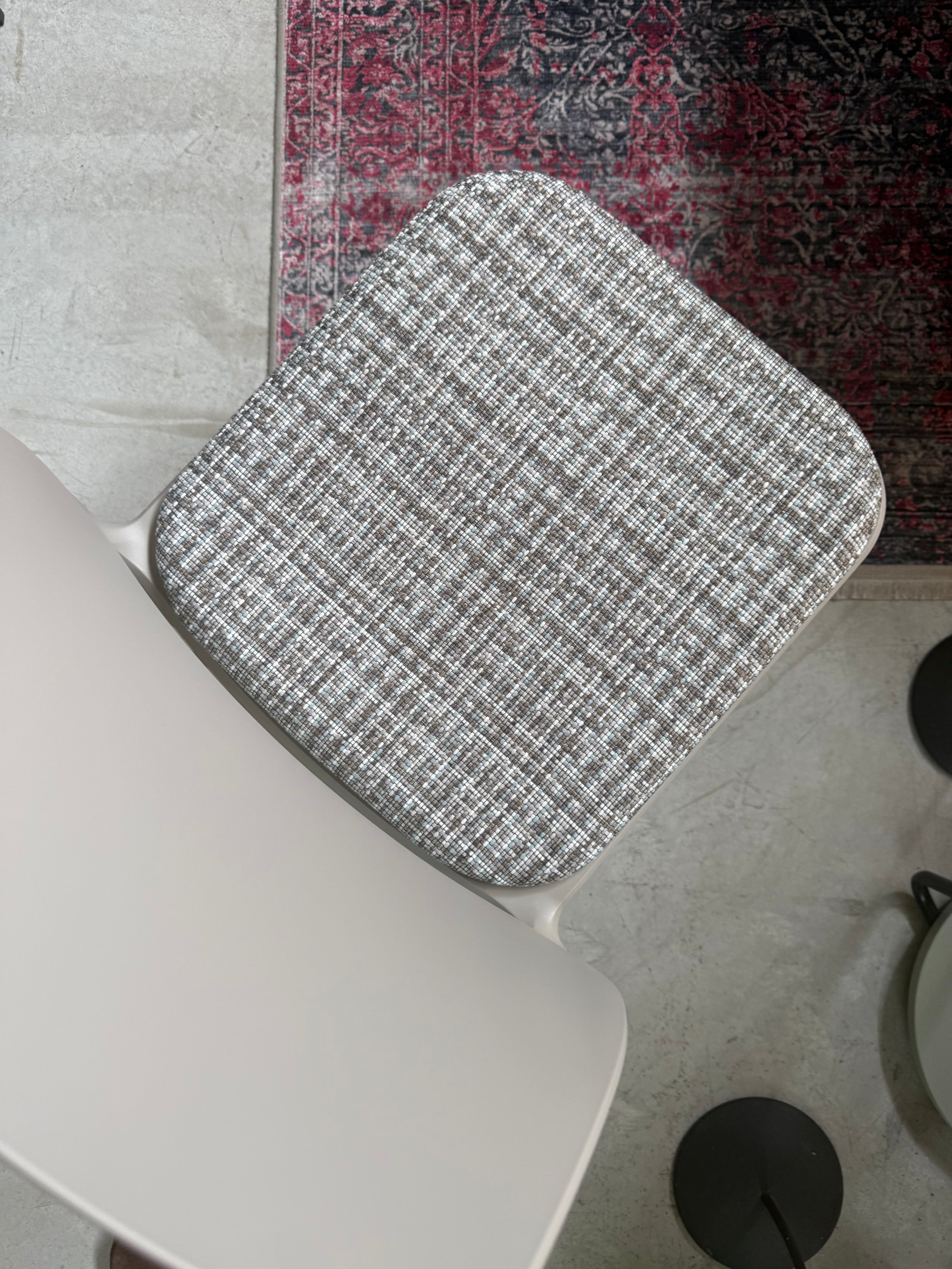 T!PA UPHOLSTERED Pointhouse Chair 4pcs