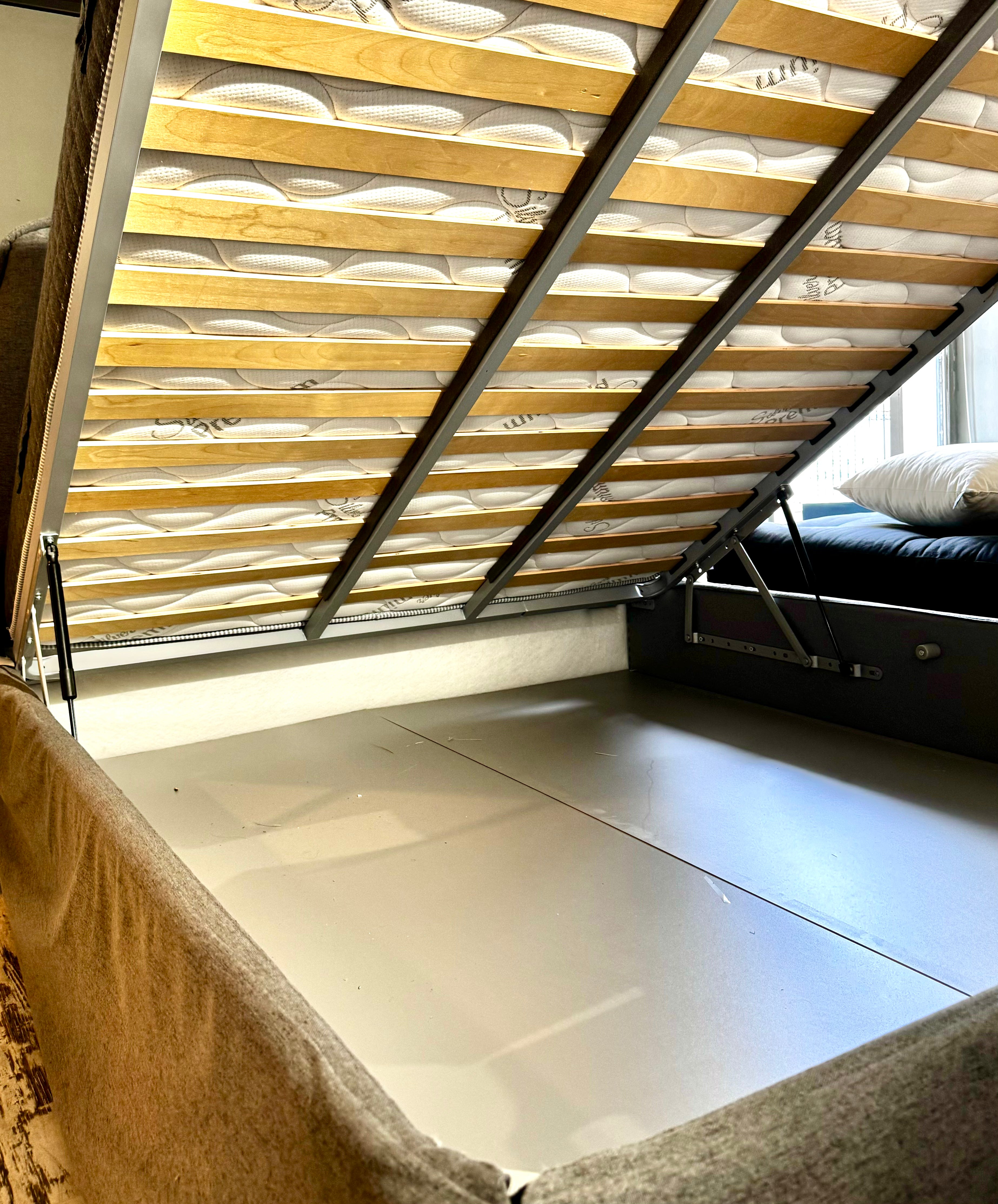 Emily / Ντυμένο Κρεβάτι Noctis