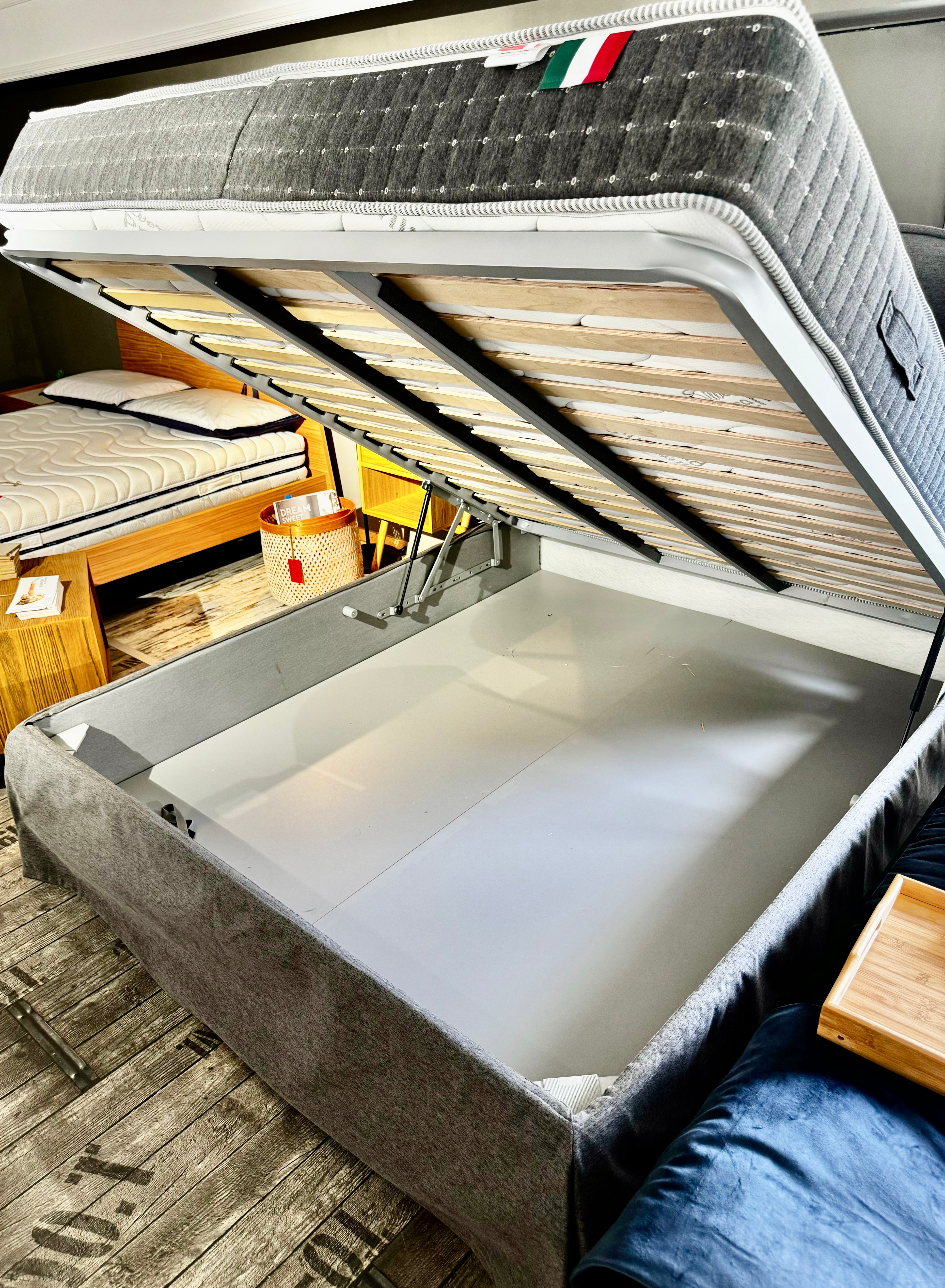 Emily / Ντυμένο Κρεβάτι Noctis