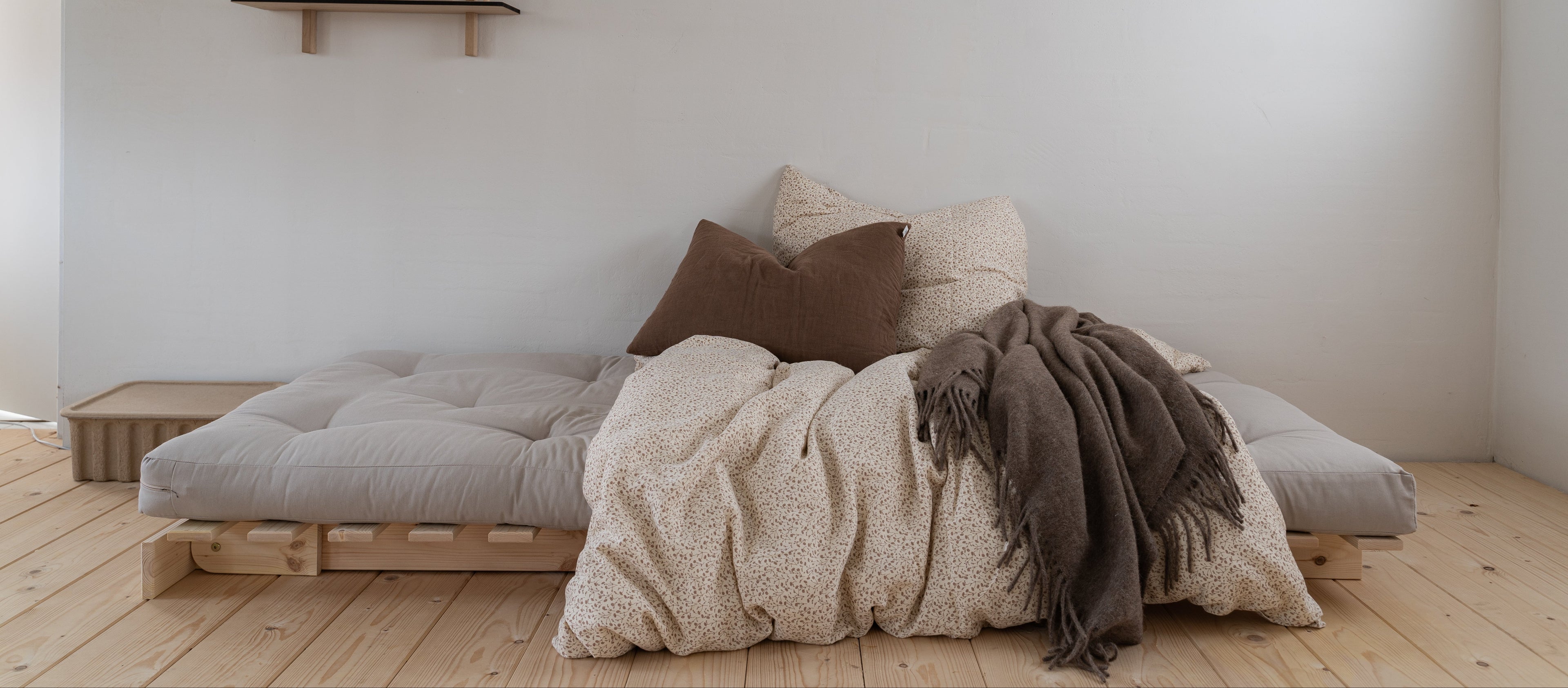 roots-90-karup-sofa-chair