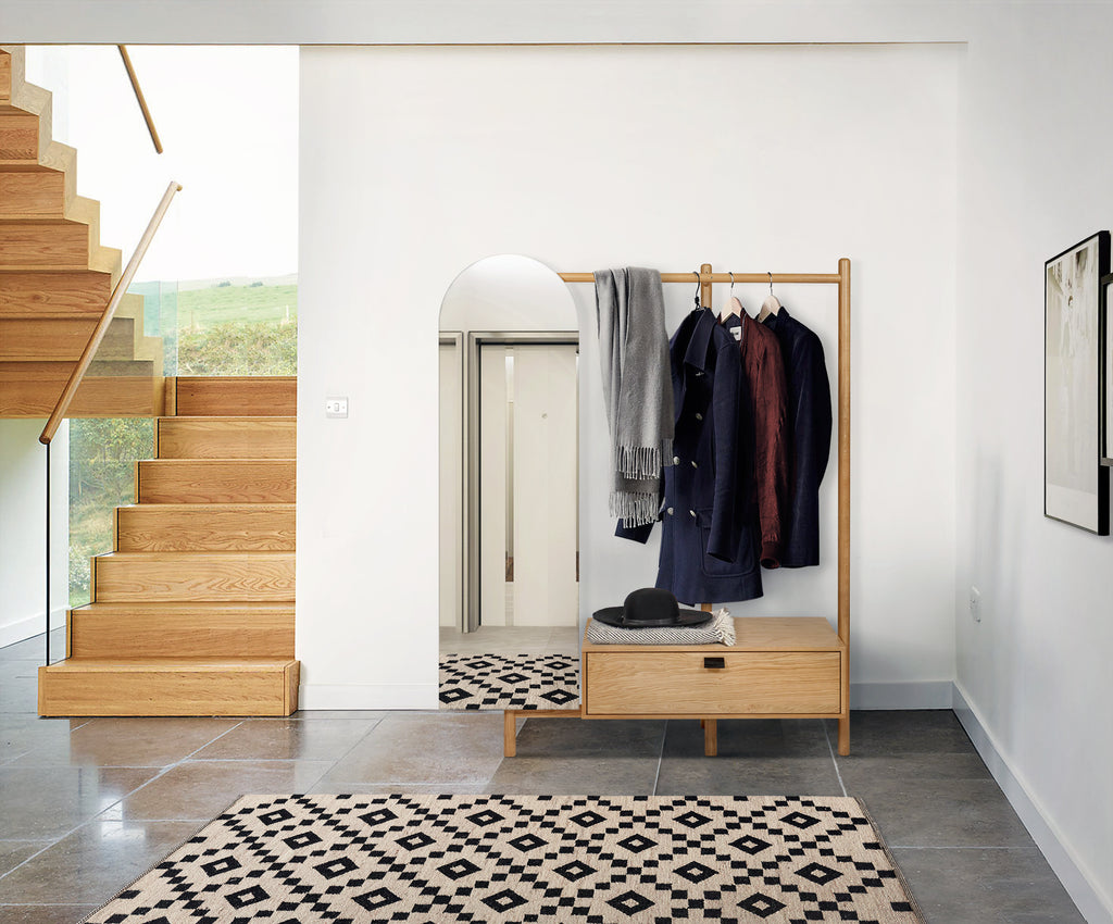 Tripod Entry / Έπιπλο Εισόδου