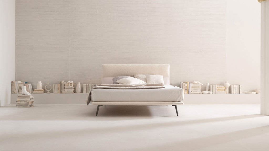 Dance / Ντυμένο Κρεβάτι