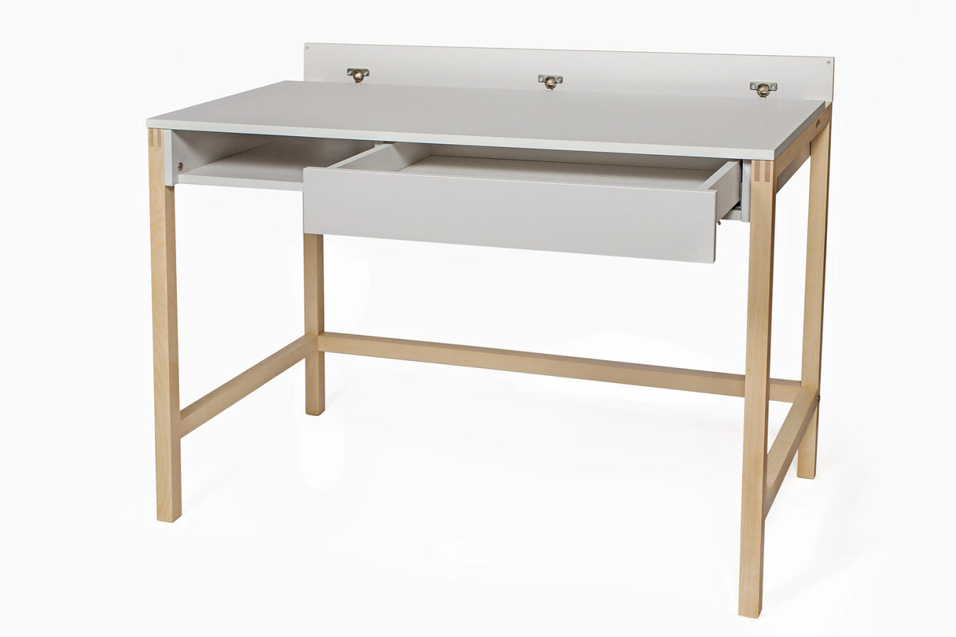 ΓΡΑΦΕΙΟ ΜΕ ΣΥΡΤΑΡΙ ΚΑΙ ΘΗΚΕΣ