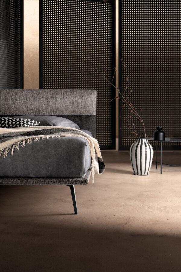 Dance / Ντυμένο Κρεβάτι