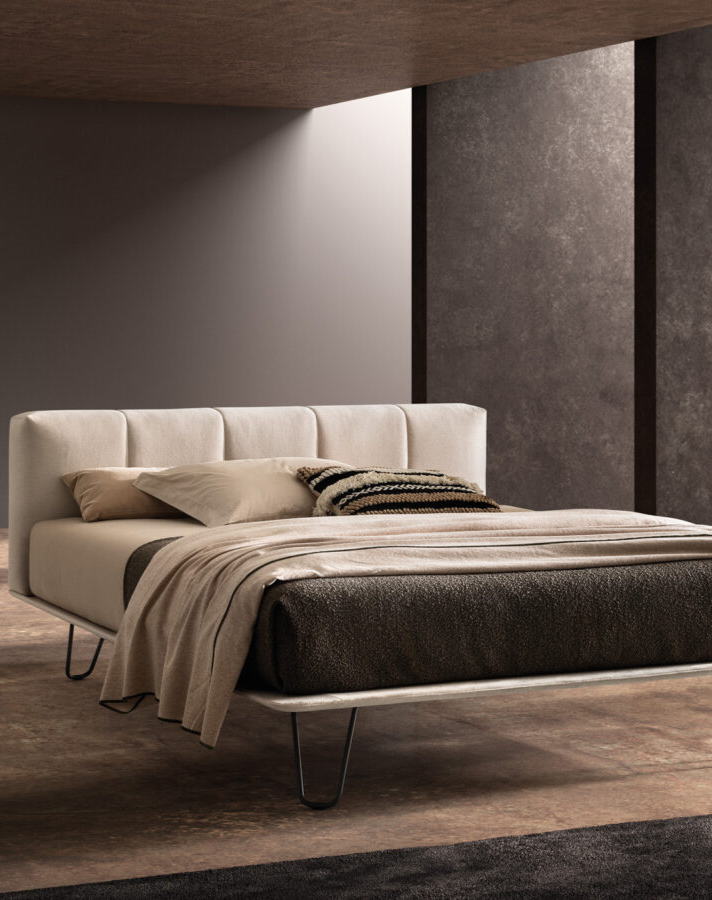 Διπλό ντυμένο κρεβάτι Crook