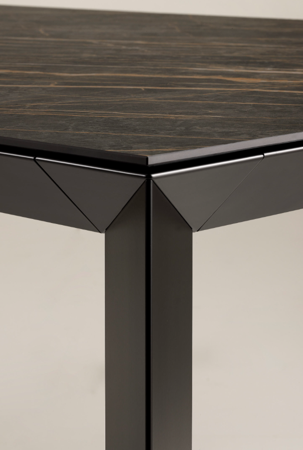 DIAMANTE Pointhouse / Επεκτεινόμενο Τραπέζι