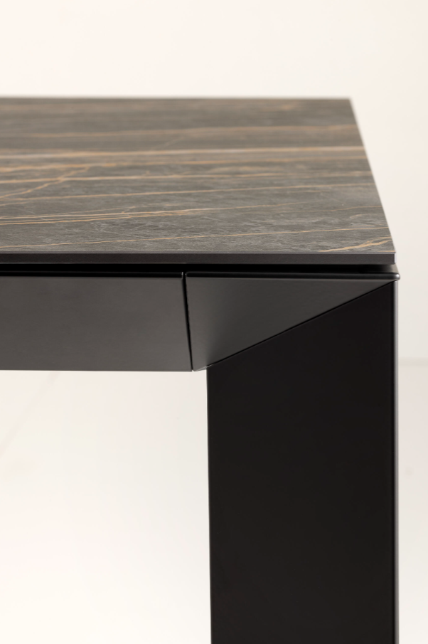 DIAMANTE Pointhouse / Επεκτεινόμενο Τραπέζι