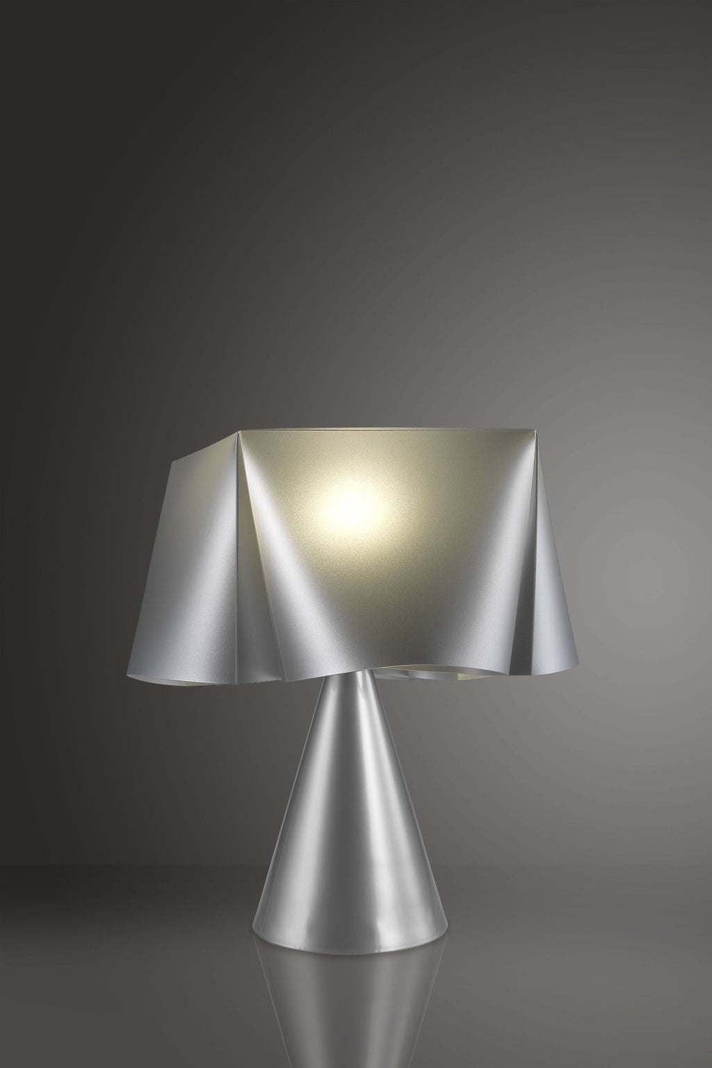 Επιτραπέζιο φωτιστικό