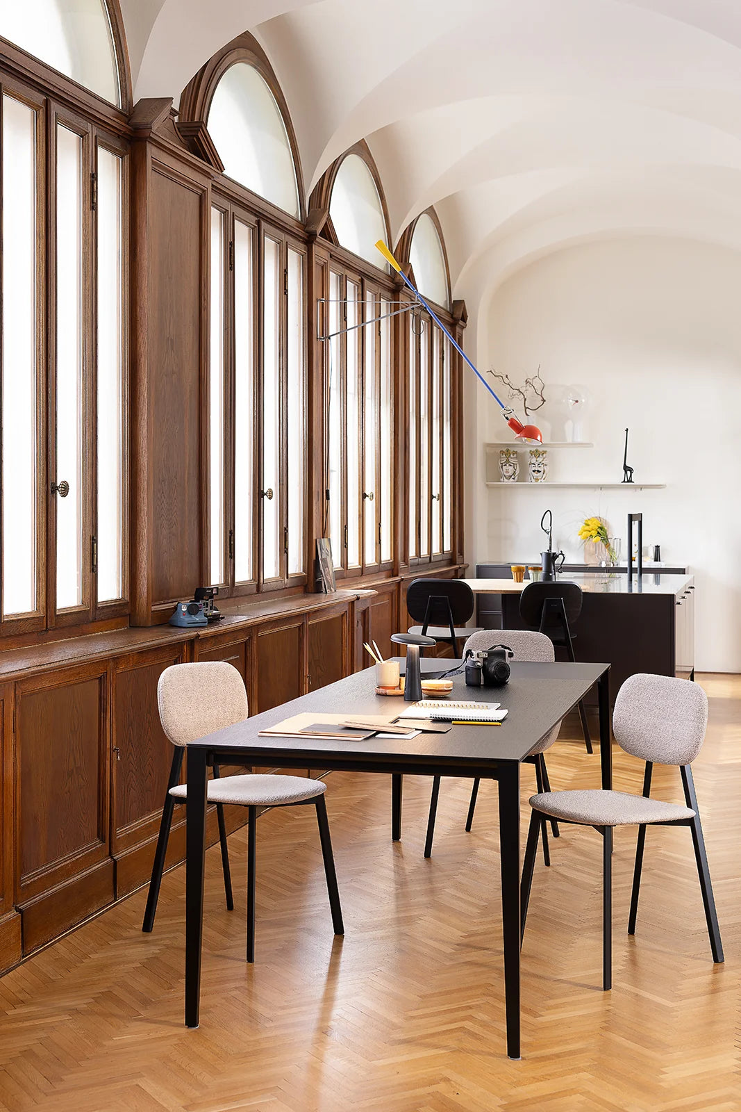 FUSION Pointhouse / Extendable Table