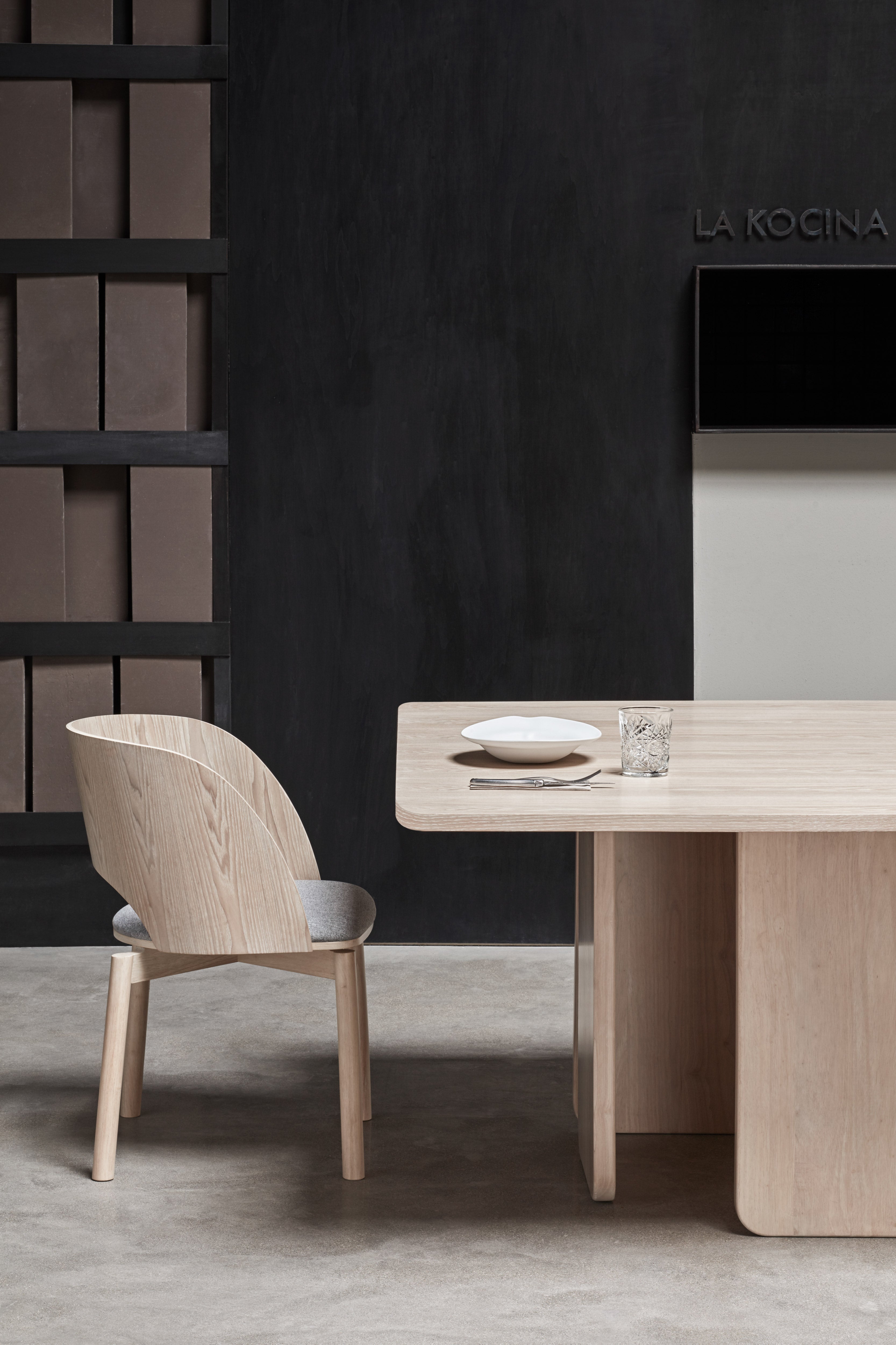 Καρέκλα-πολυθρόνα τραπεζαρίας