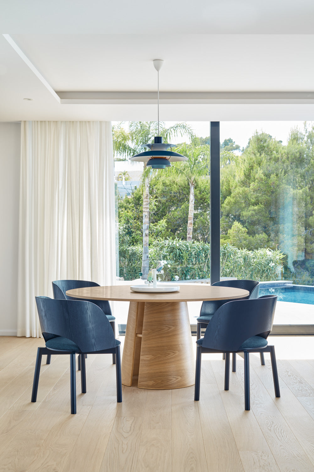 Καρέκλα-πολυθρόνα τραπεζαρίας