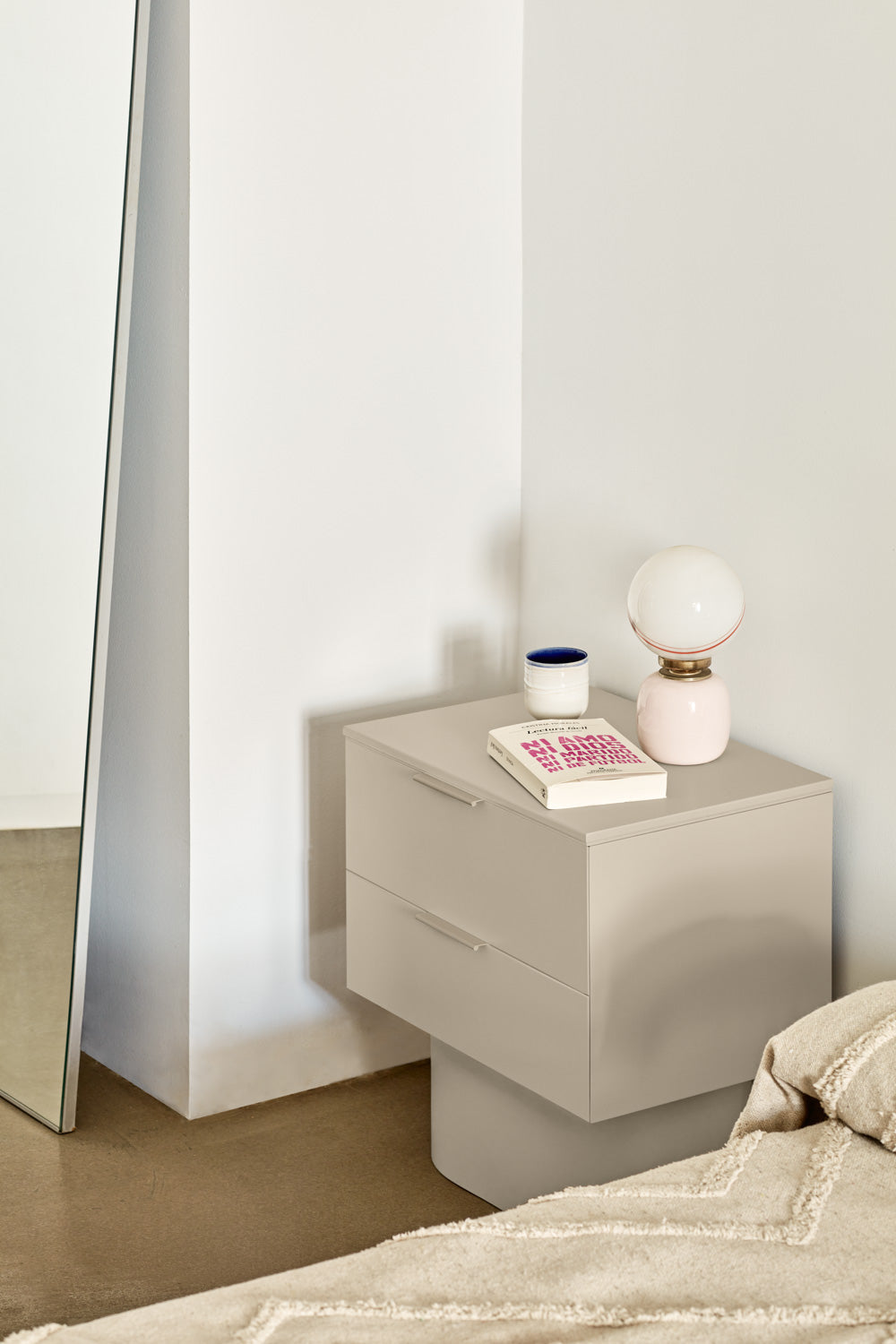 Totem Bedside Table / Κομοδίνο