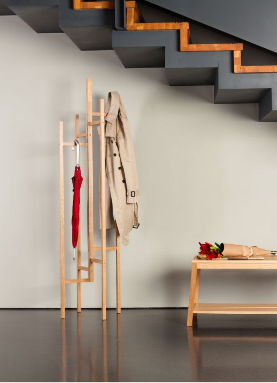 Naomi Coat Stand / Ξύλινος καλόγηρος ρούχων