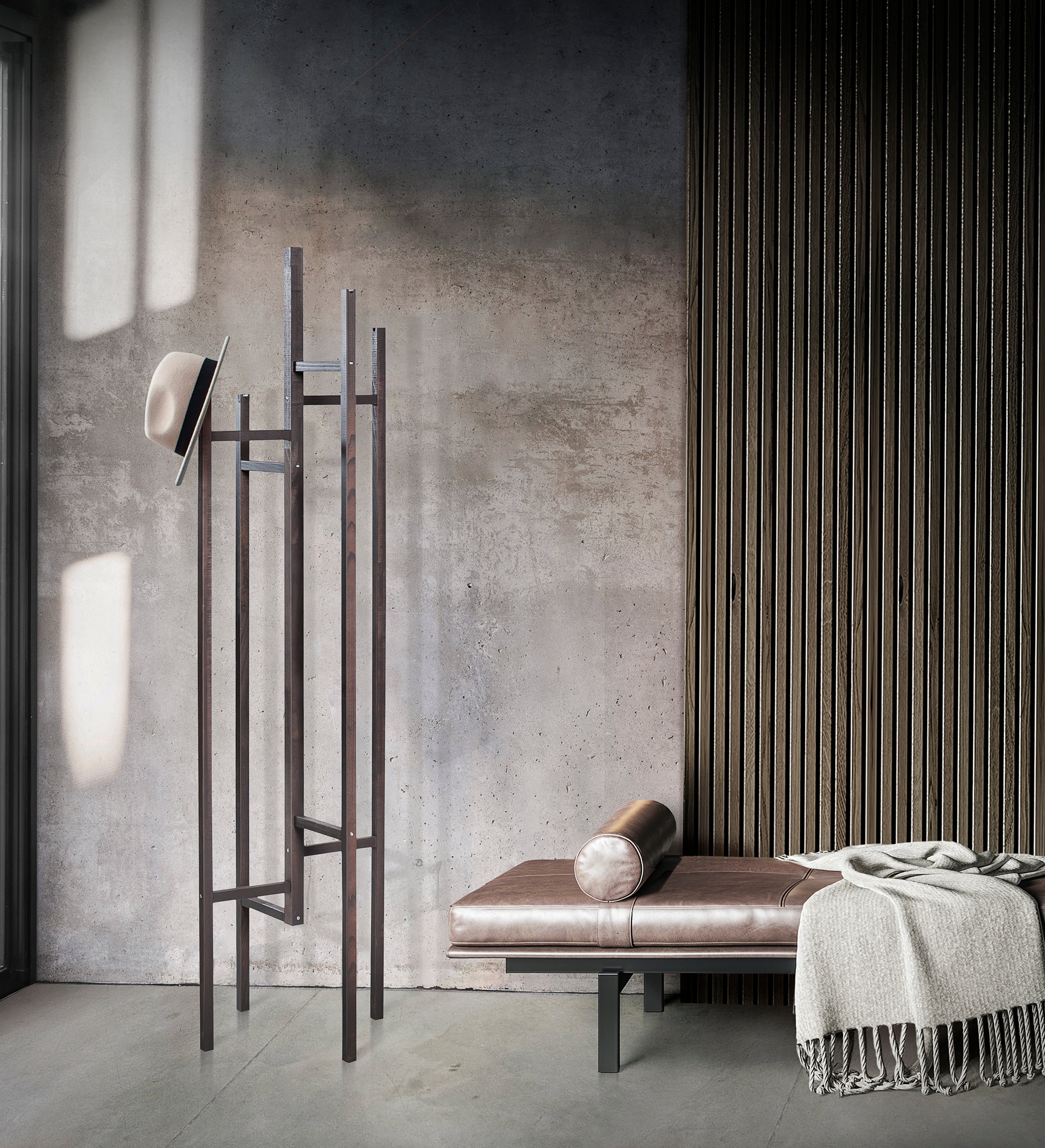 Naomi Coat Stand / Ξύλινος καλόγηρος ρούχων