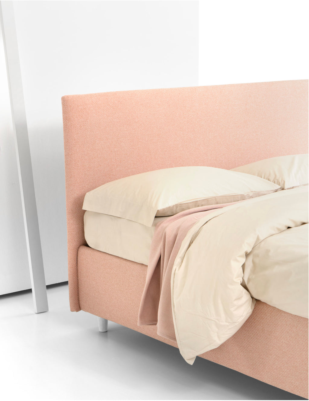 Plutone Bed / Ντυμένο κρεβάτι με αποθηκευτικό χώρο