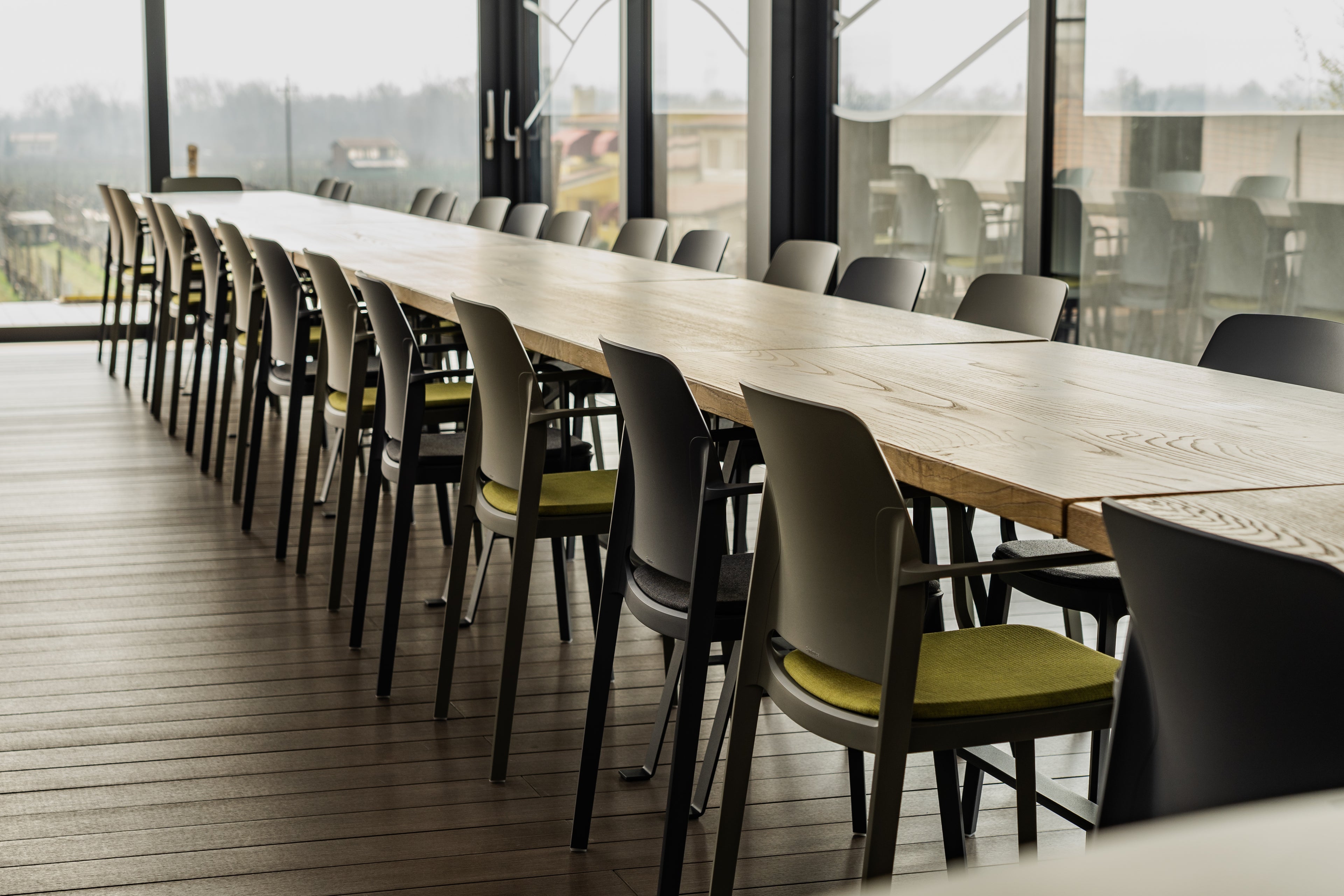 Καρέκλα με μπράτσα και μαξιλάρι T!pa Pointhouse