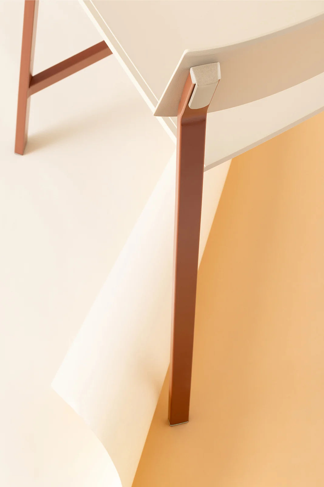 BEBA YOUNG / Σκαμπό νησίδας Pointhouse