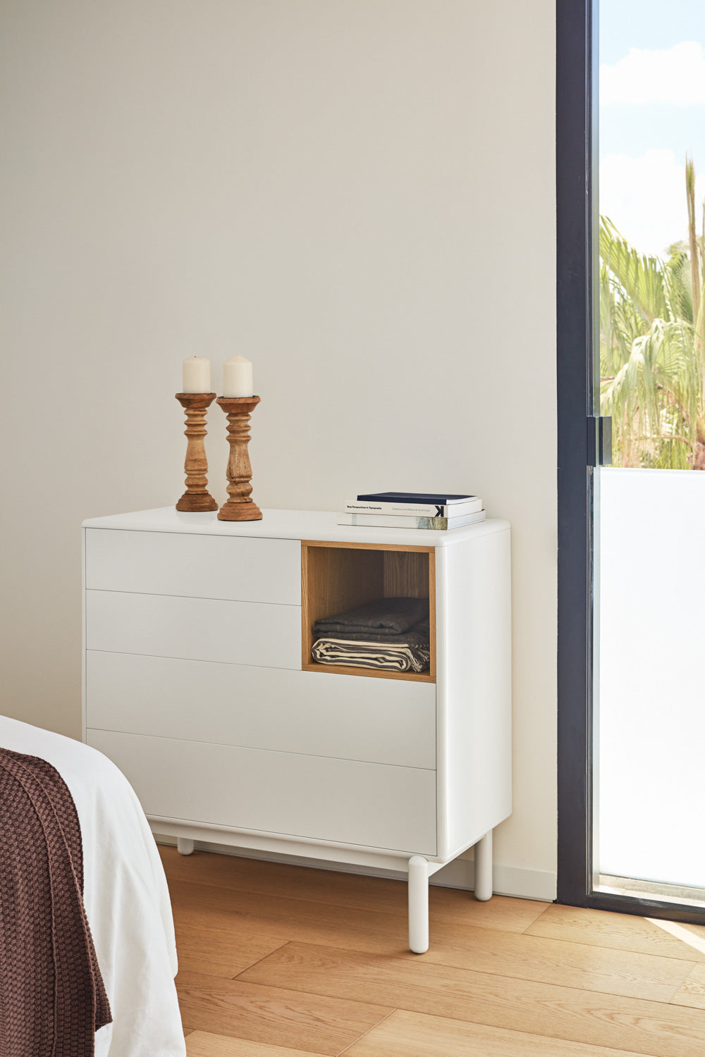 Ξύλινη συρταριέρα