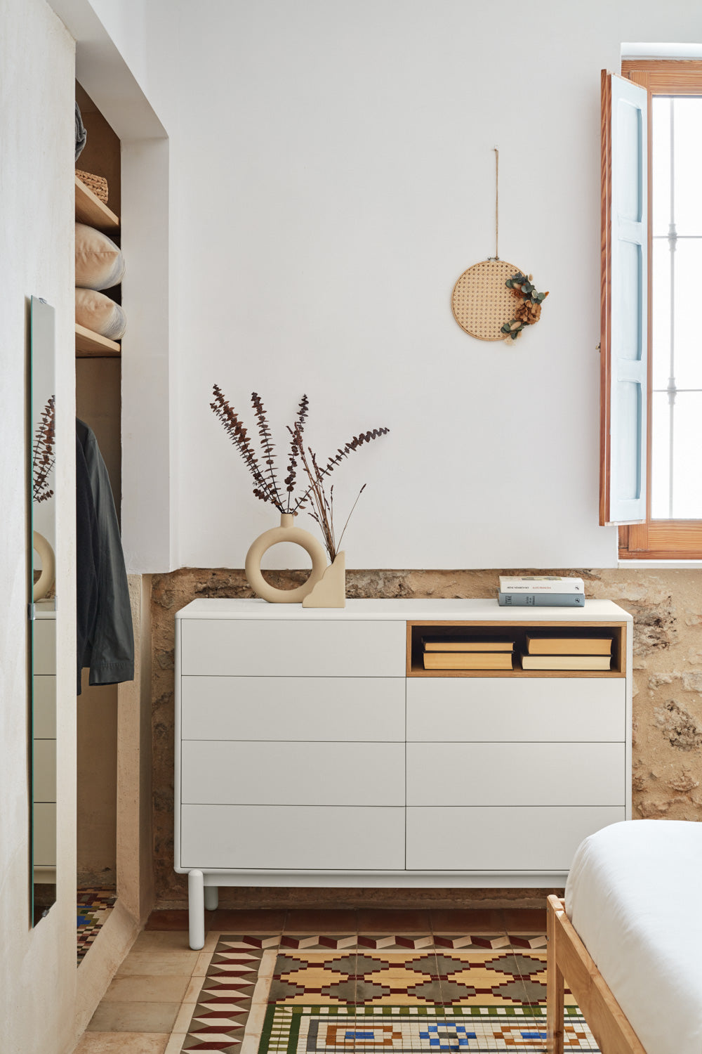 Ξύλινη συρταριέρα