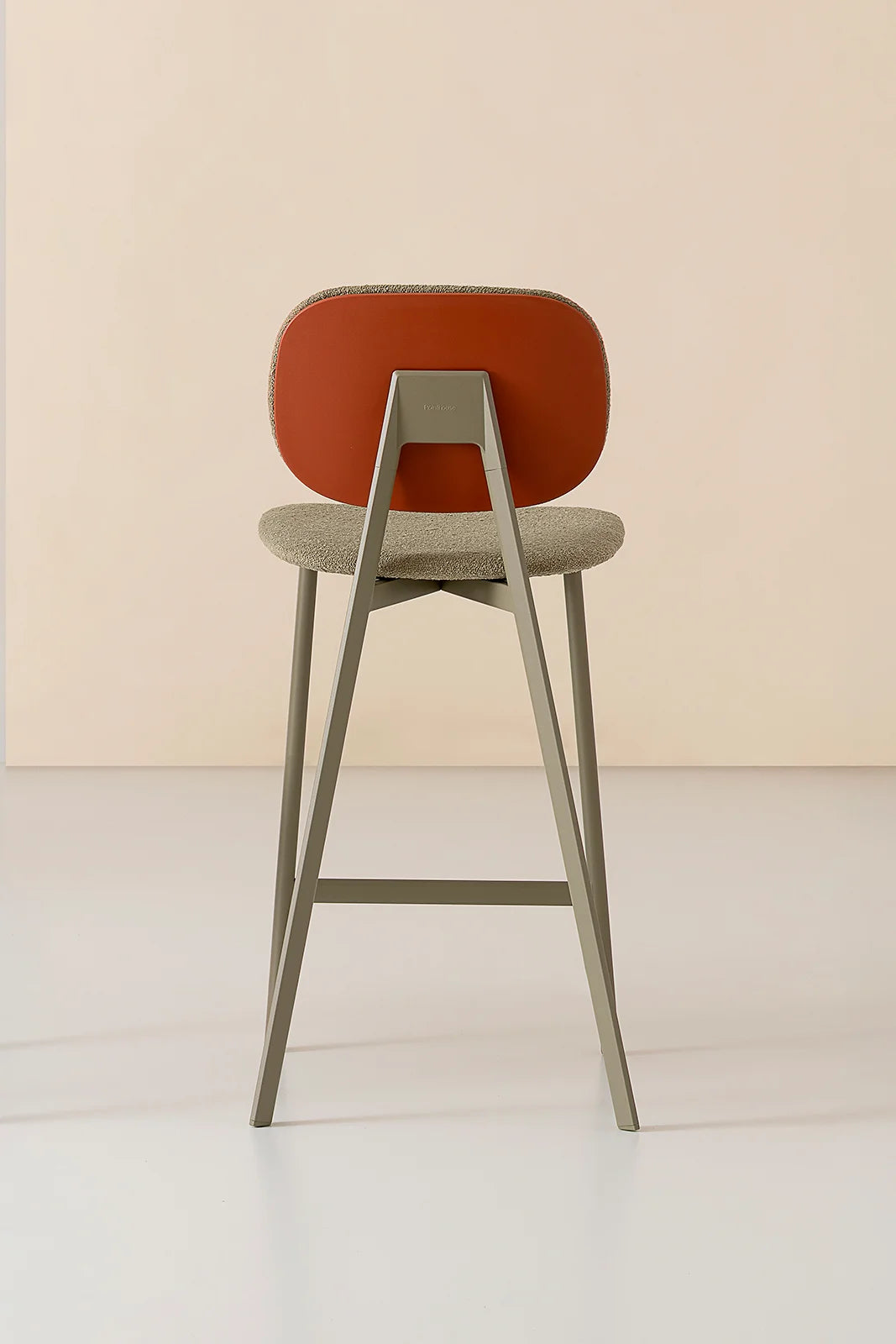 TATA UPHOLSTERED/PP / Σκαμπό Νησίδας Pointhouse