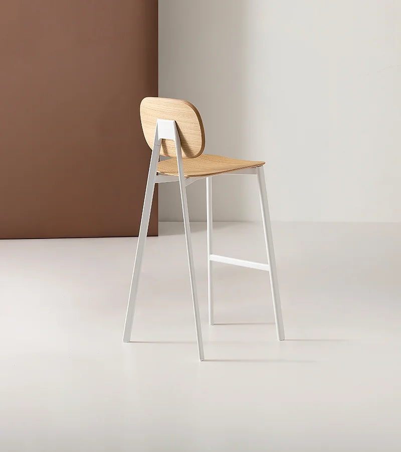 TATA ξύλινο σκαμπό νησίδας Pointhouse