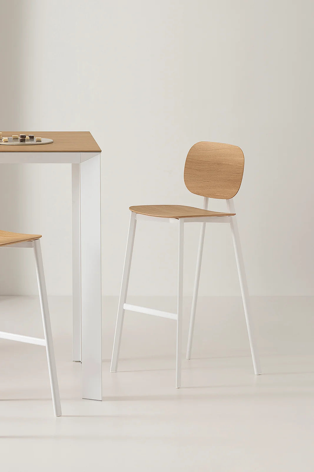 TATA ξύλινο σκαμπό νησίδας Pointhouse