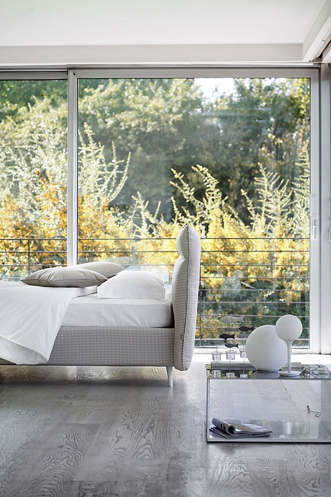 Ντυμένο κρεβάτι με αποθηκευτικό χώρο