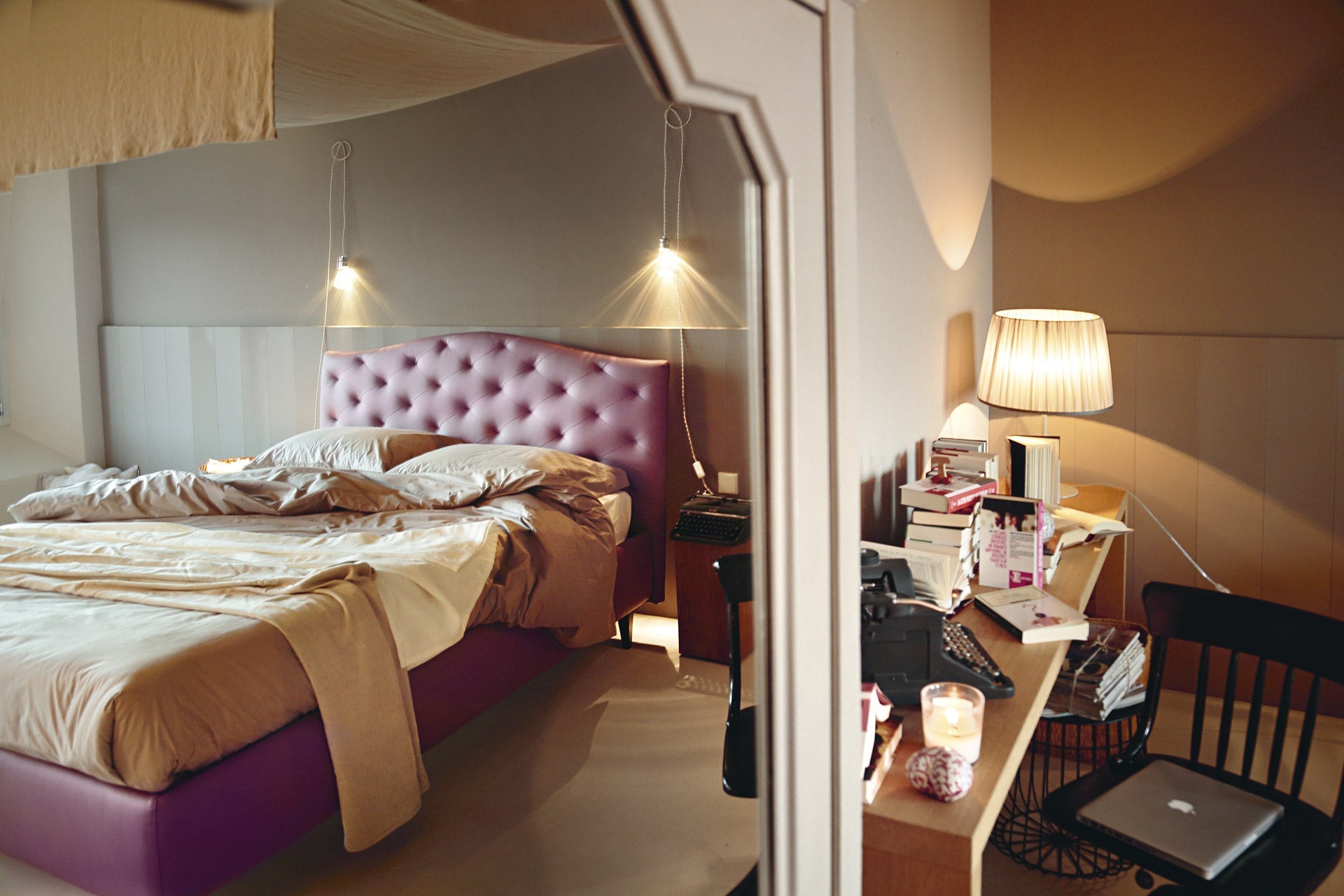 Ιταλικό ντυμένο κρεβάτι καπιτονέ