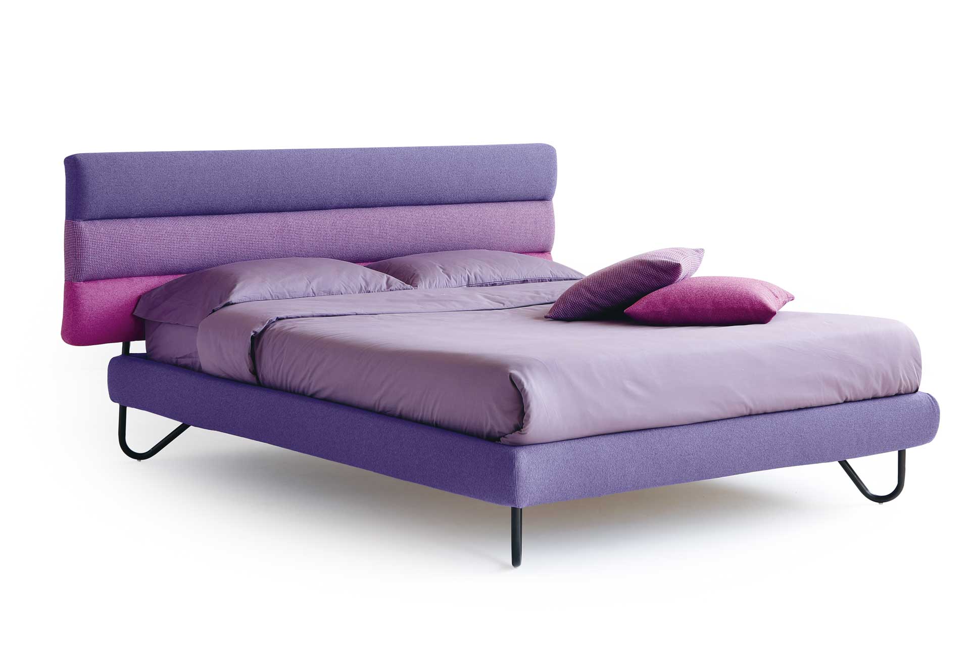 Διπλό ντυμένο κρεβάτι