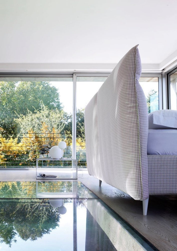 Ντυμένο κρεβάτι με αποθηκευτικό χώρο