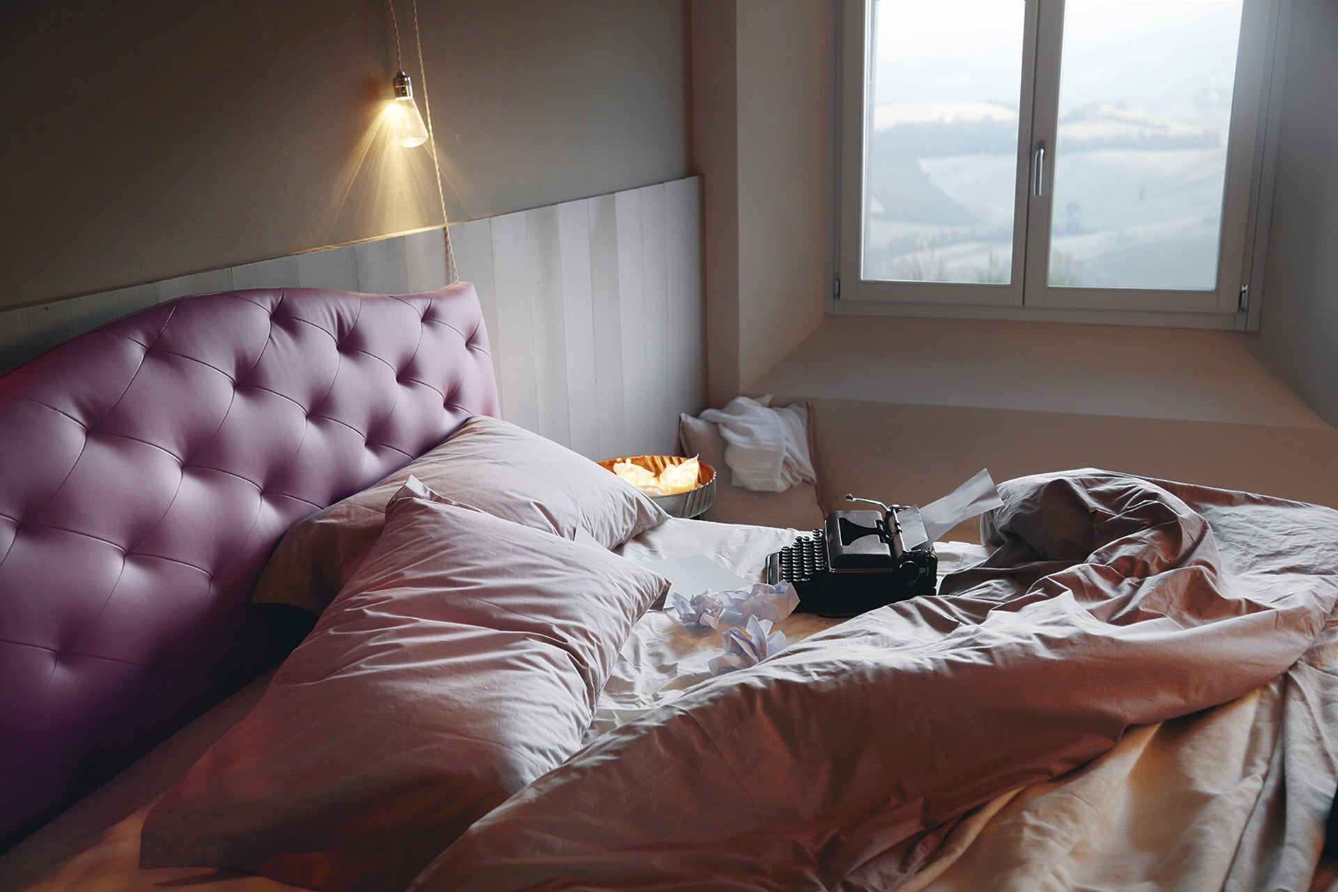 Ιταλικό ντυμένο κρεβάτι καπιτονέ