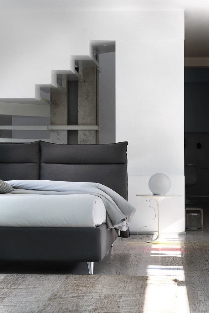 Ντυμένο κρεβάτι με αποθηκευτικό χώρο