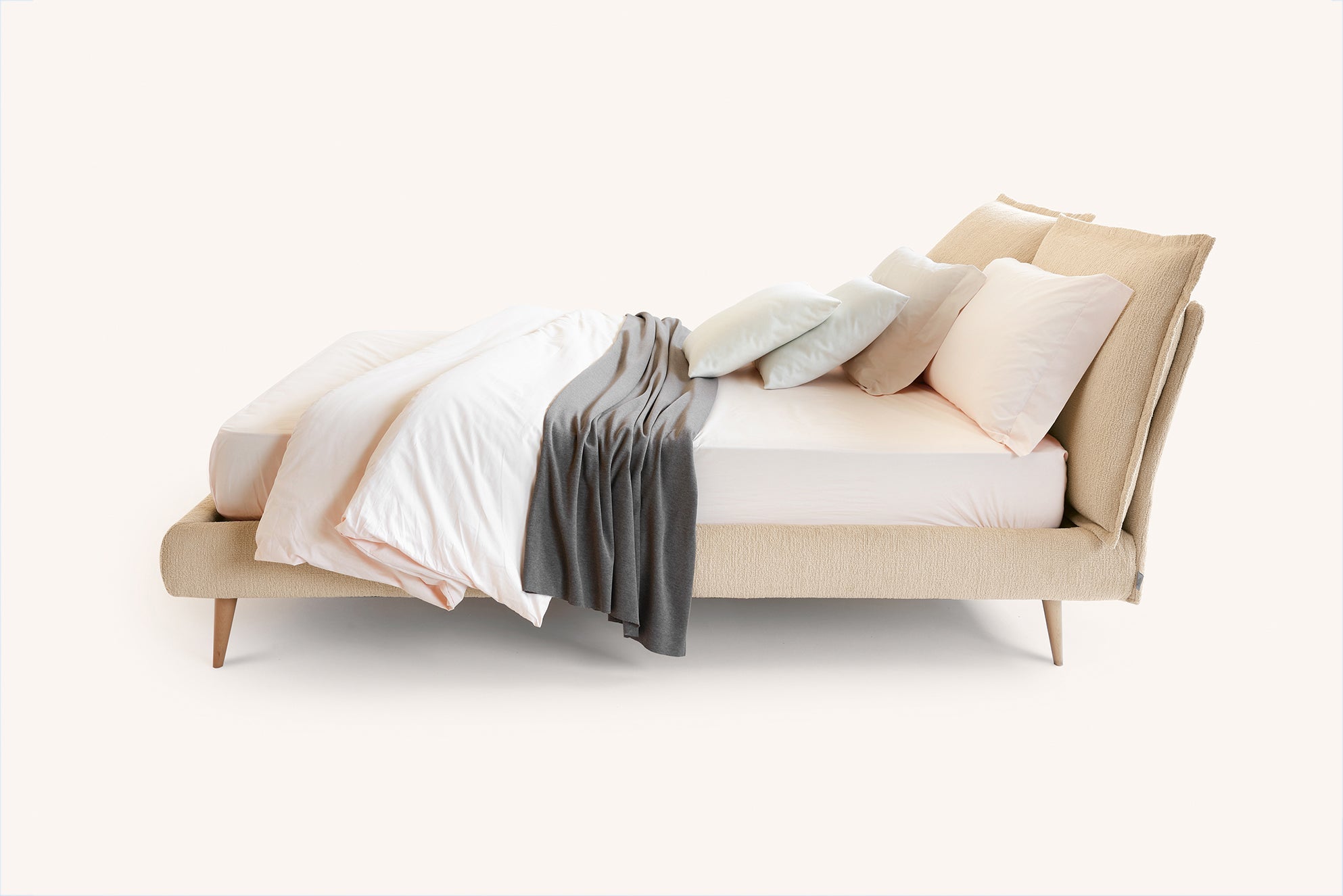 ντυμένο κρεβάτι 