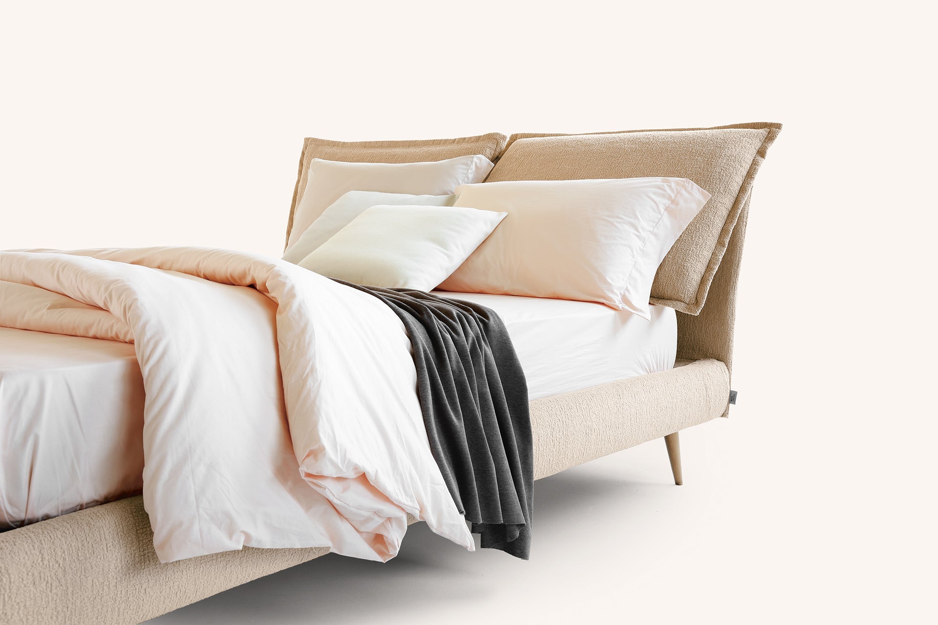 ντυμένο κρεβάτι 