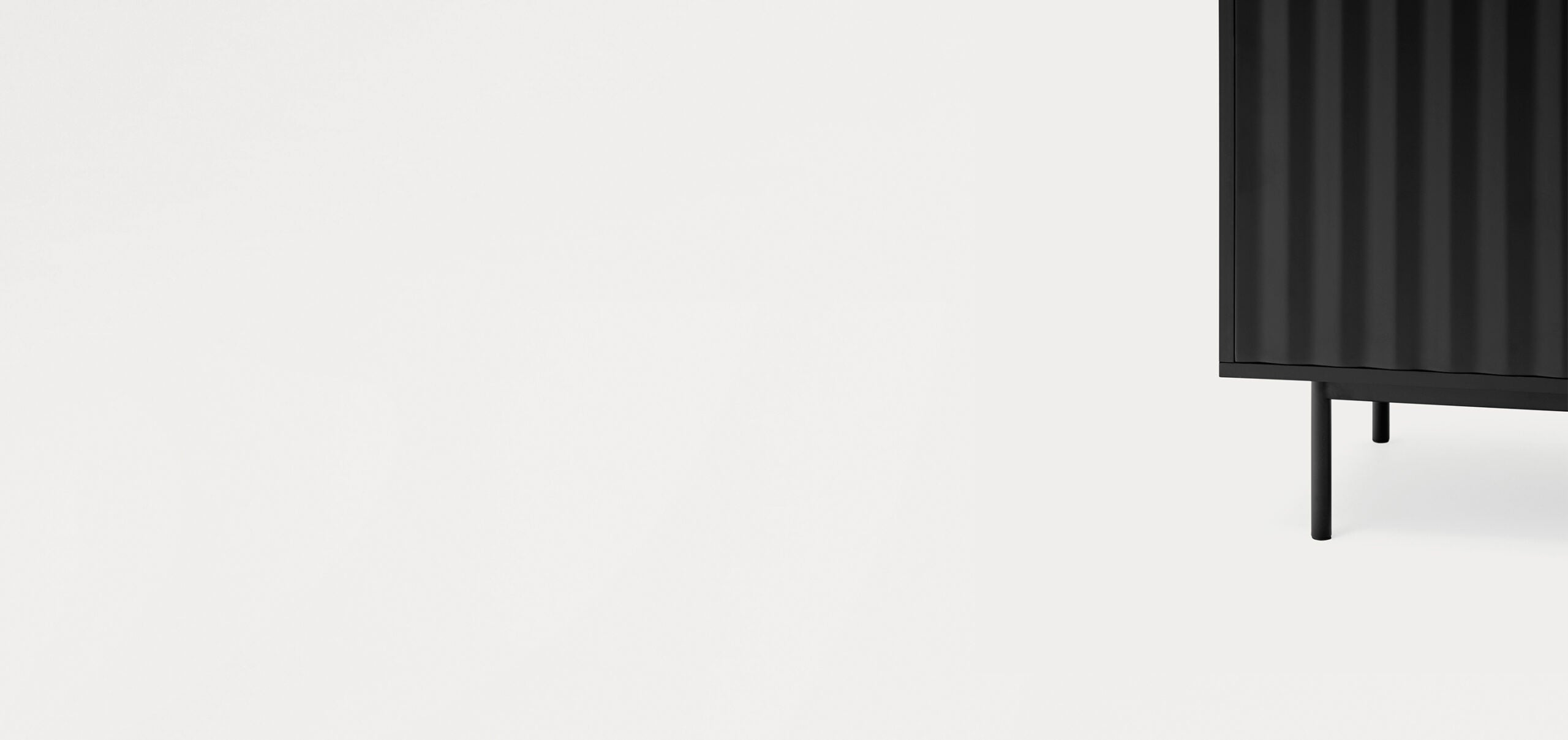 Ξύλινο κομοδίνο