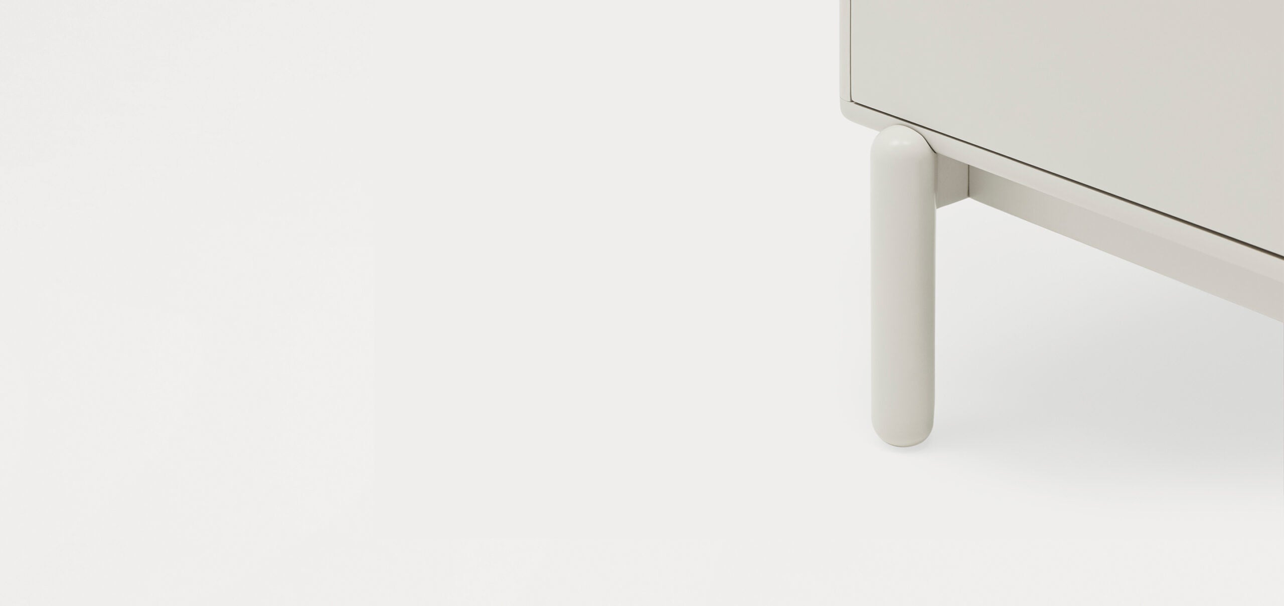 Ξύλινη συρταριέρα