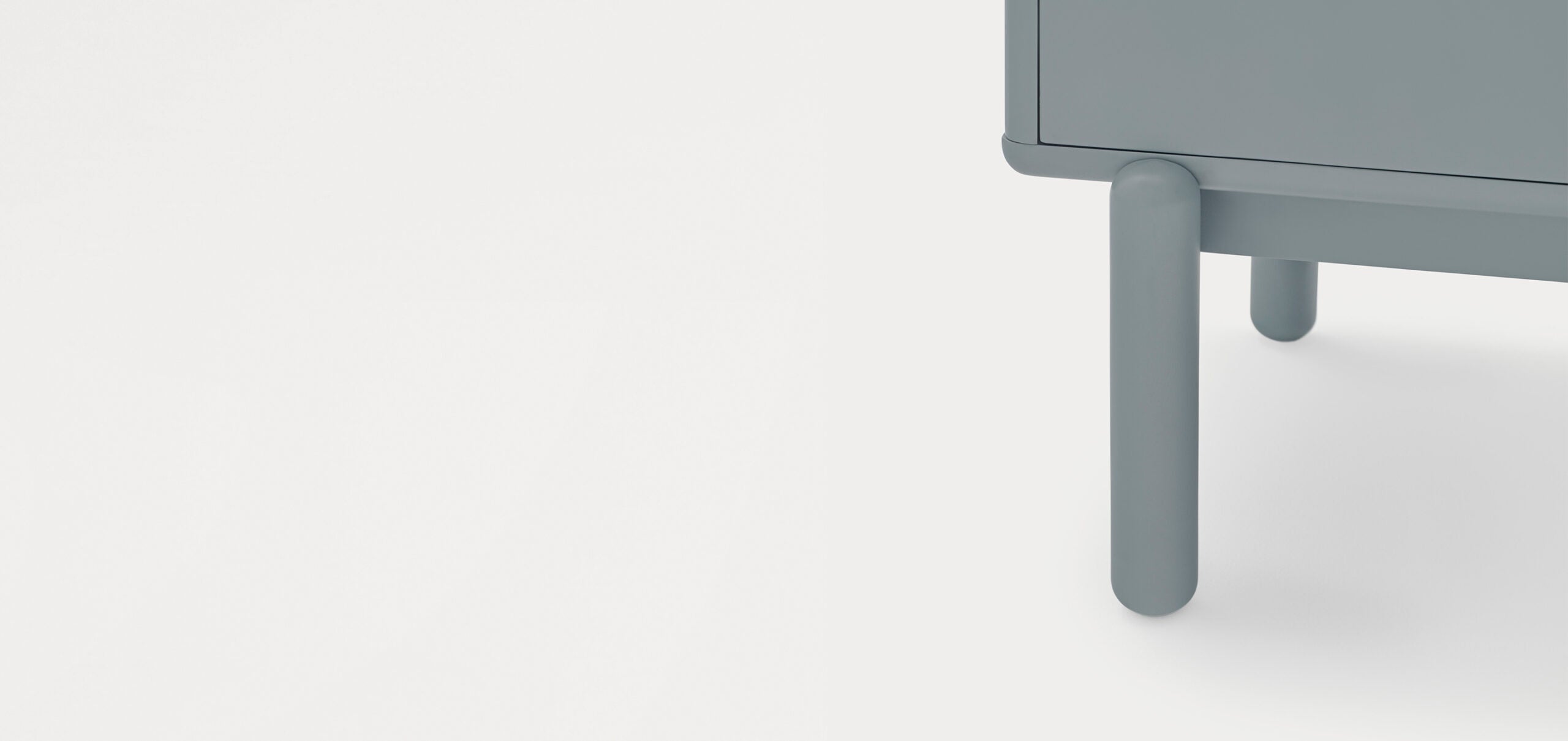 Ξύλινη συρταριέρα